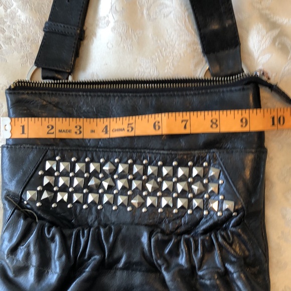 JOANEL BLACK LEATHER STUDDED CROSS BODY WIDE STAP MULTI POCKETS & ZIPPERS - #181 - Picture 14 of 16